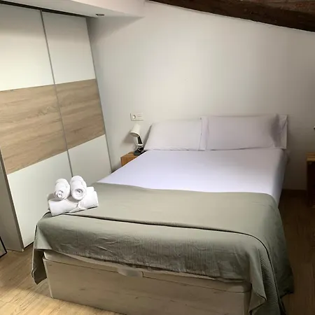 Precioso Atico En Casco Viejo ホームステイ ビルバオ