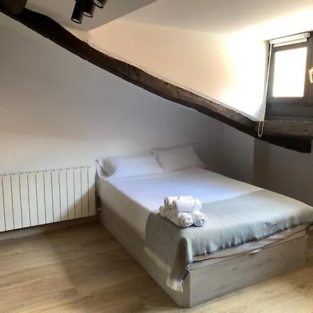 Precioso Atico En Casco Viejo ホームステイ ビルバオ