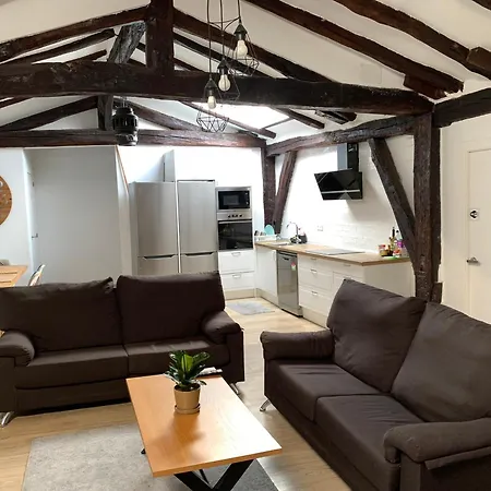 Precioso Atico En Casco Viejo *